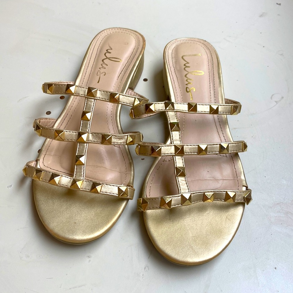 Lulus - Valentino Copy - Studded gold Sandal